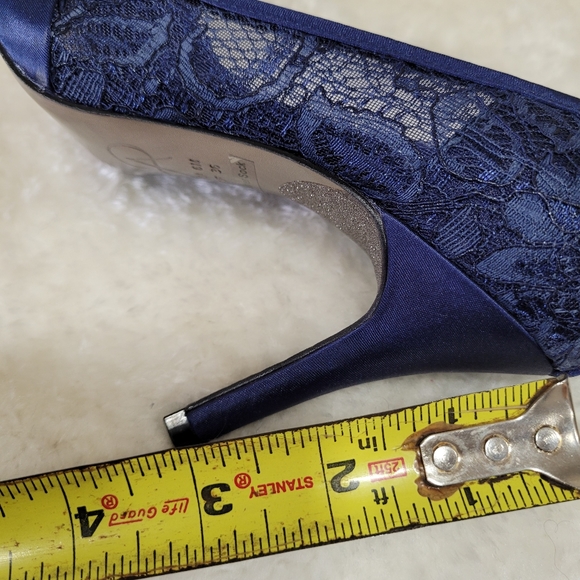 Adrianna Papell Blue Lace Pumps - Picture 8 of 8